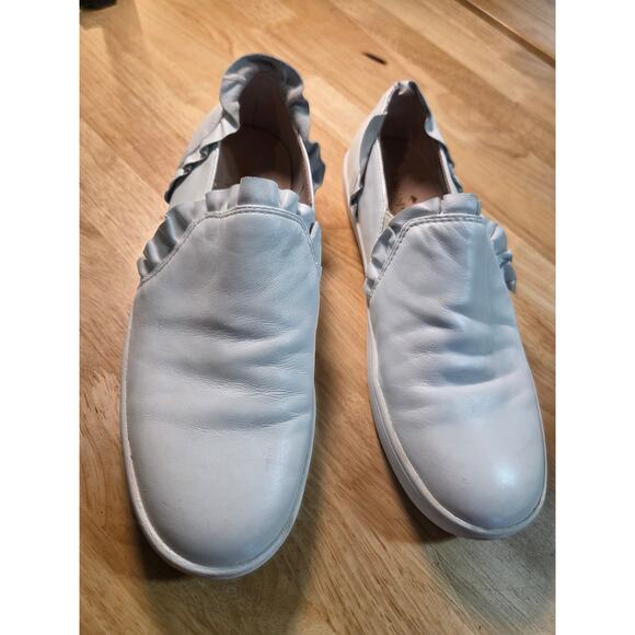Kate Spade White Leather 7.5 Ruffle Slide on Sneaker - Picture 2 of 9